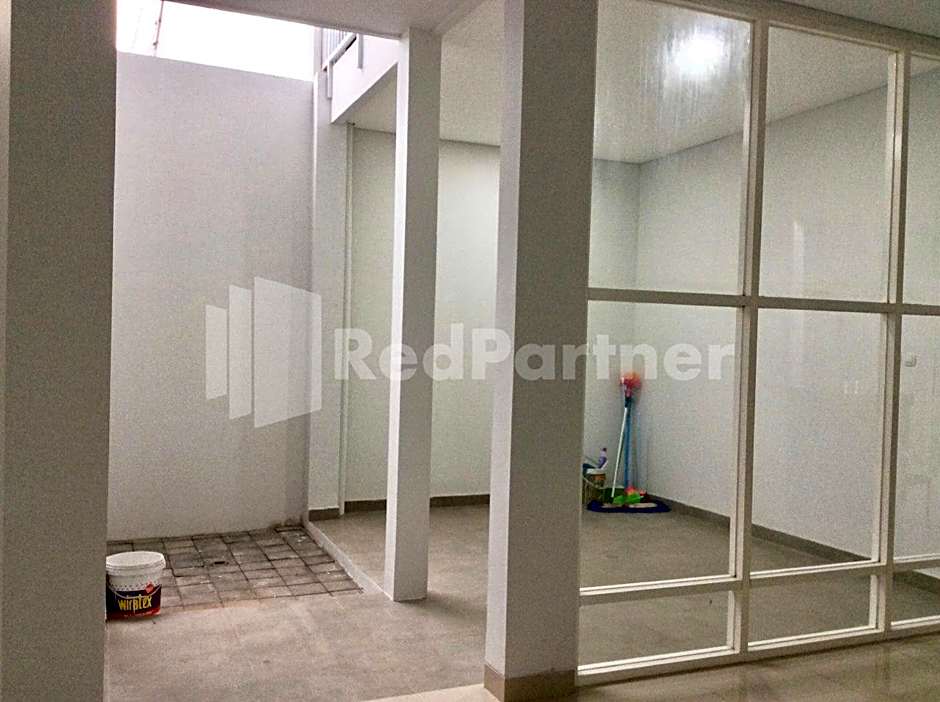 TERRA Guesthouse JEC Mitra RedDoorz