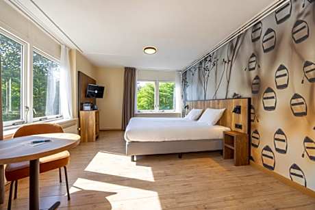 Deluxe  with shower