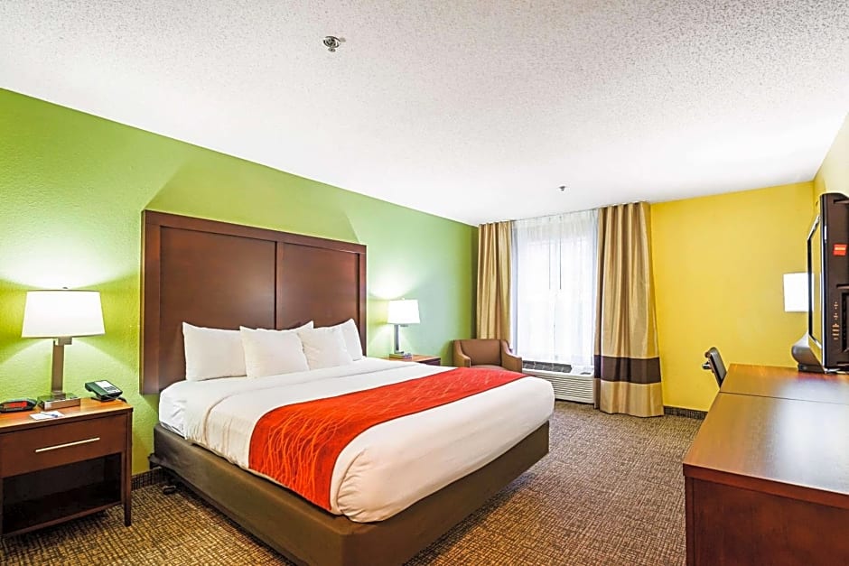 Comfort Inn & Suites Dayton