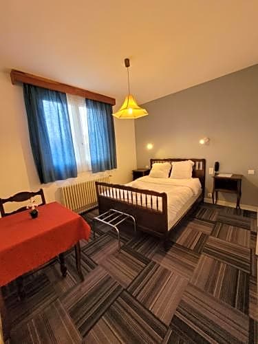 Hotel Restaurant Carrier