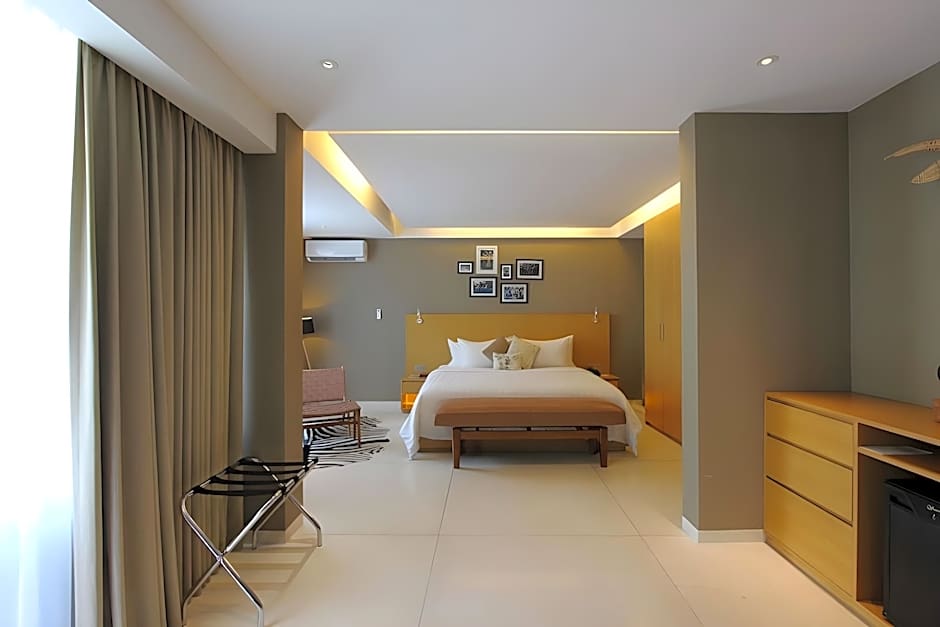 Ossotel Legian Hotel