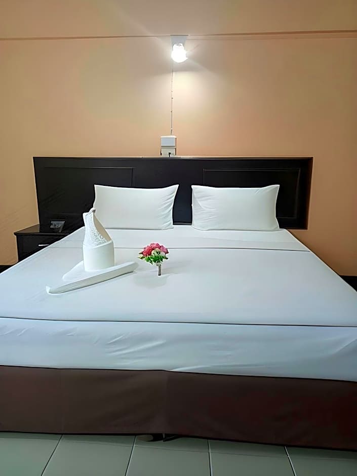 Centerpoint Hotel