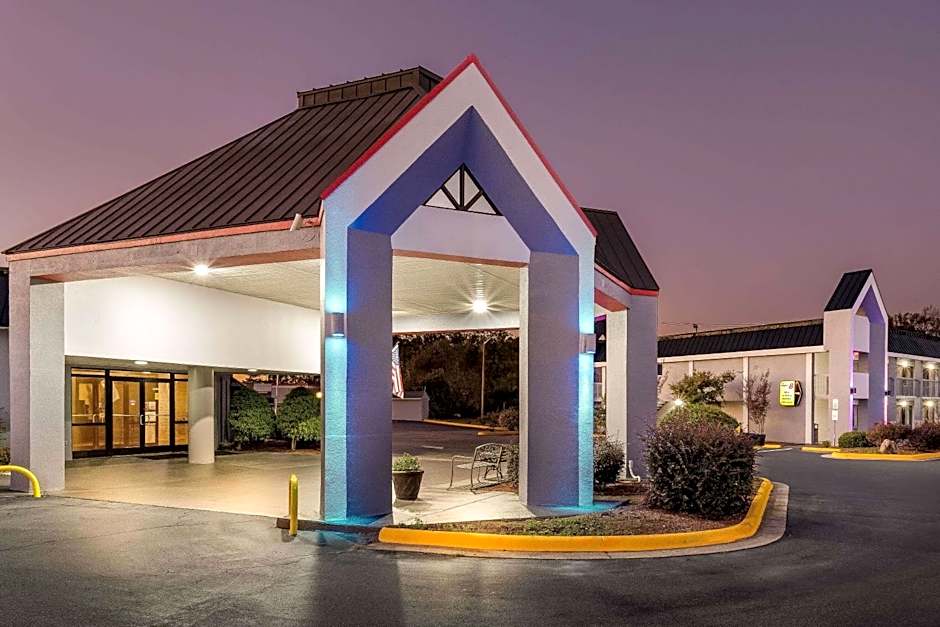 Super 8 by Wyndham Garysburg/Roanoke Rapids