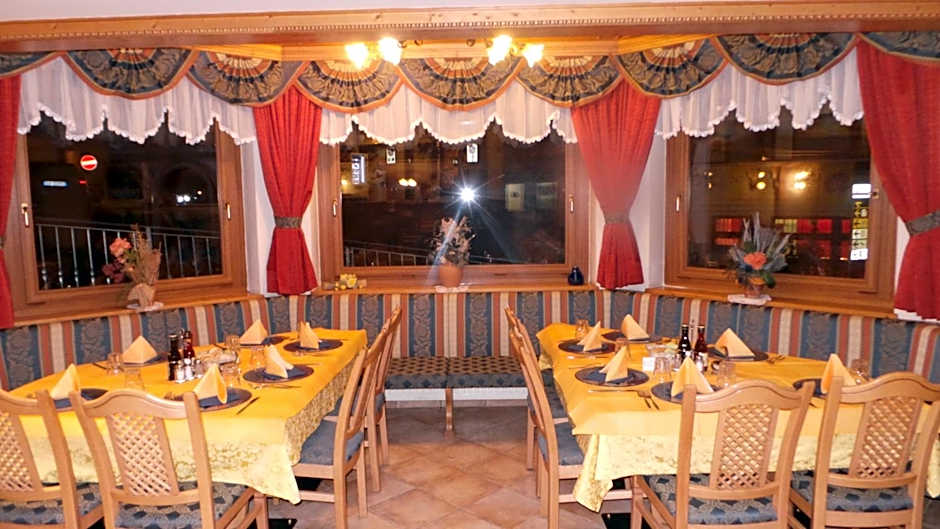 Hotel Pordoi - Fam Furgler