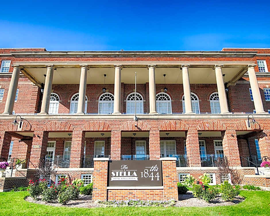 The Stella Hotel and Ballroom 