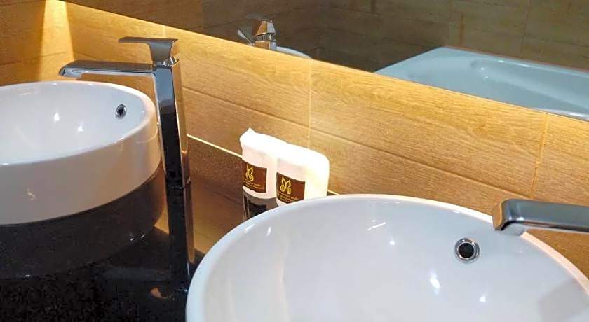 Mayflower Grande Suite Hotel