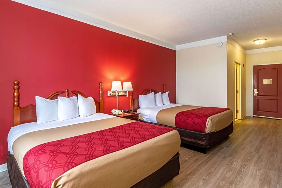 Econo Lodge Inn & Suites Douglasville