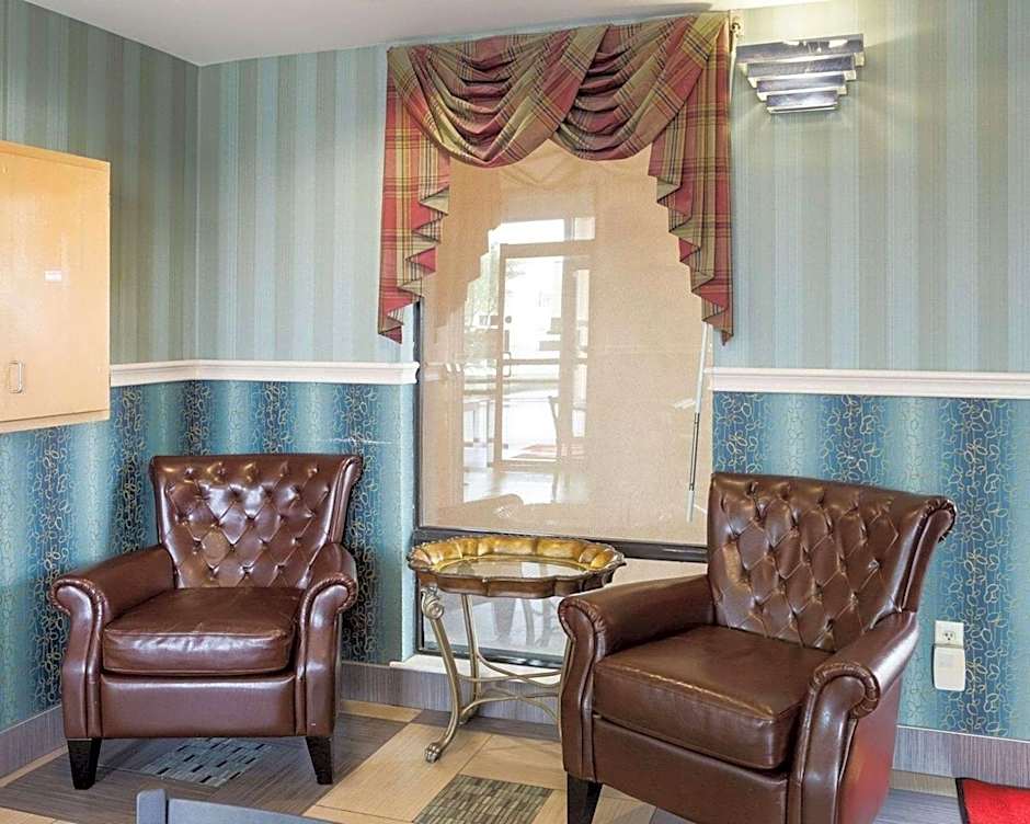 Rodeway Inn & Suites