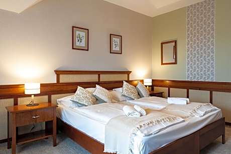 Hotel Kardosfa