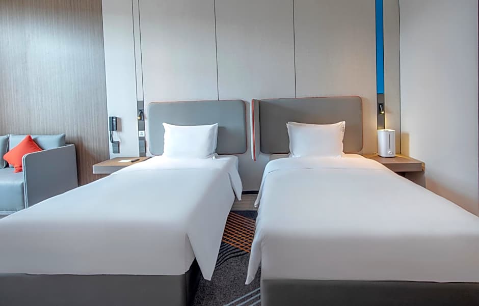 Holiday Inn Express Yinchuan Lanxi Valley Plaza By IHG