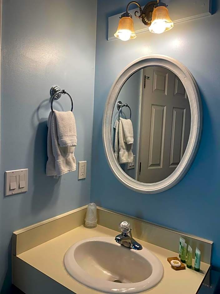 M22 Inn Glen Arbor
