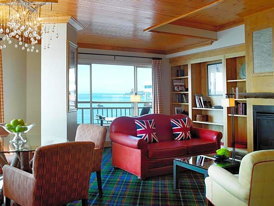 The Edgewater, A Noble House Hotel