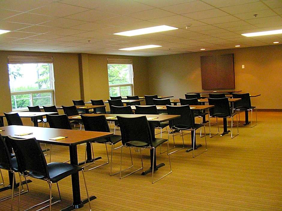 Super 8 by Wyndham Peterborough