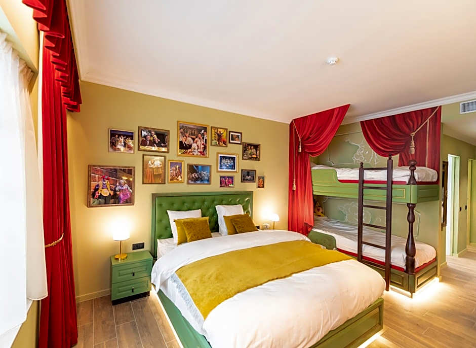 Theater Hotel