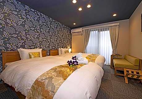 Standard Twin Room with Sofa