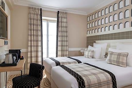 Quadruple room (two connecting rooms)