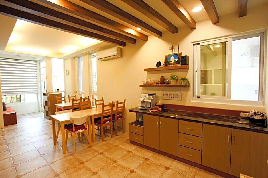 輕旅小站 Soft Travel Hostel