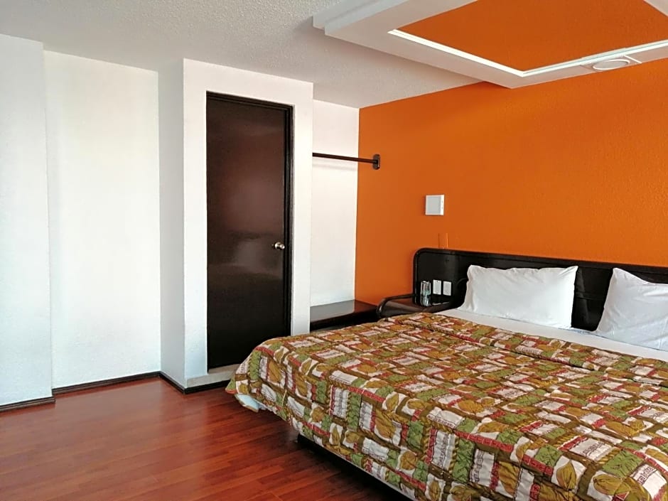 MOTEL OASIS mexico