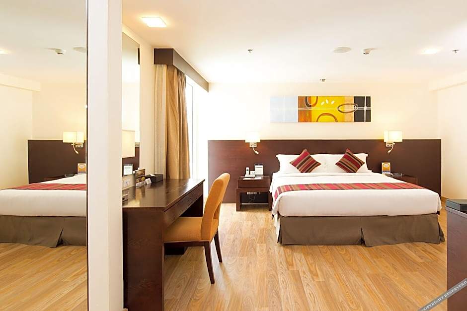 Lohas Residences Sukhumvit (SHA Plus)