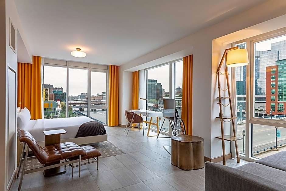 The Envoy Hotel, Autograph Collection by Marriott