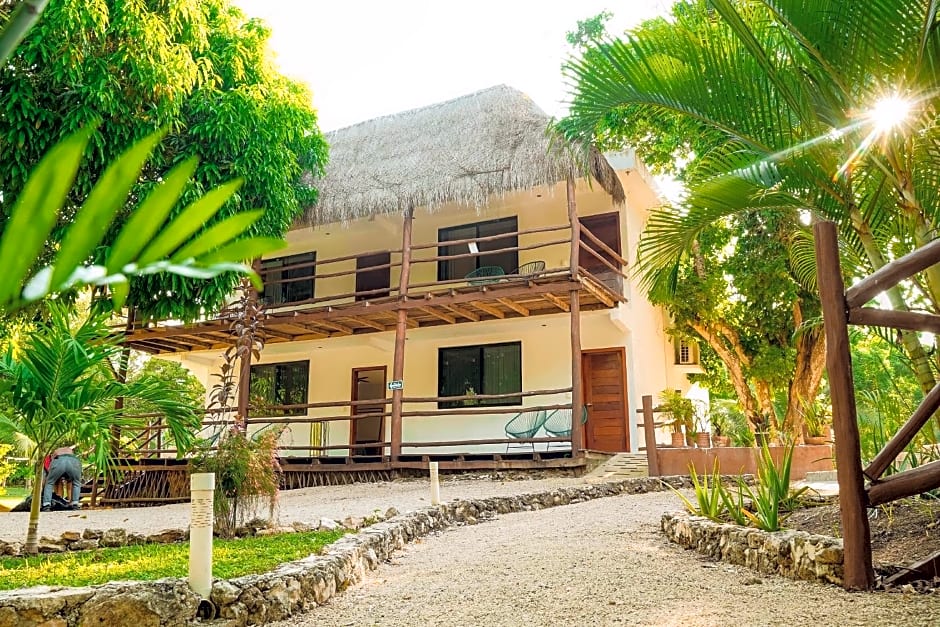 Royal Palm Bacalar Cabañas & Lagoon Club