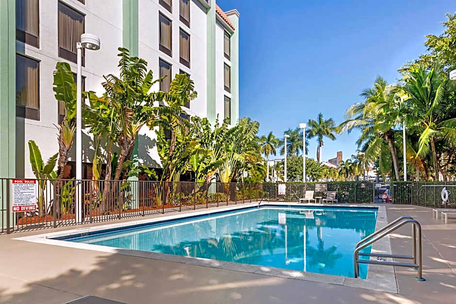 Best Western Plus Kendall Hotel & Suites