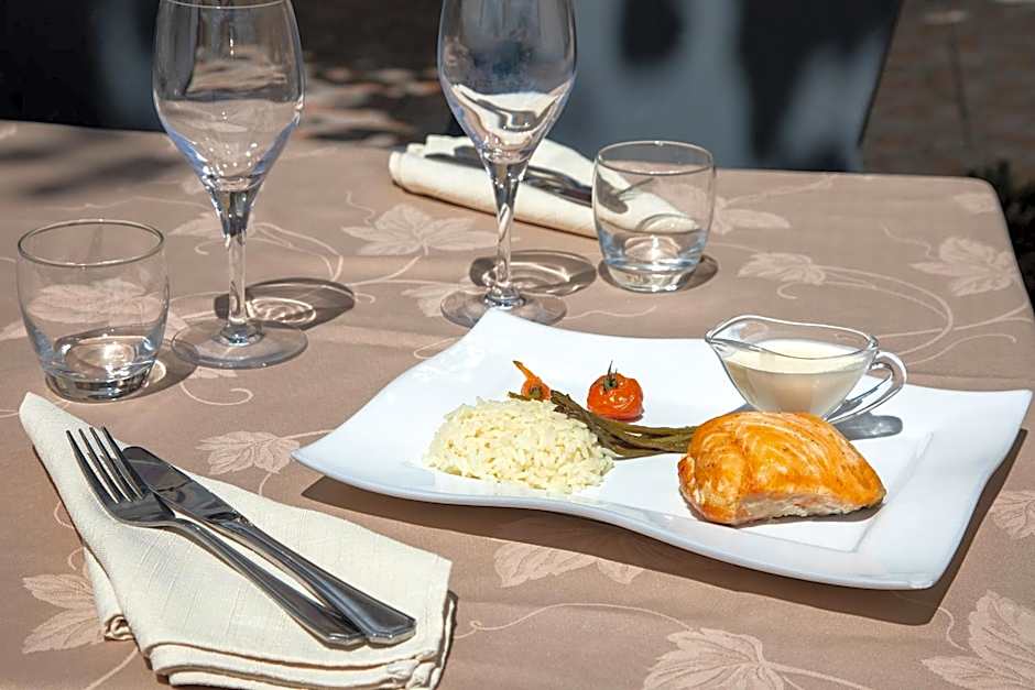 Hotel A Jayac - Logis Hotels
