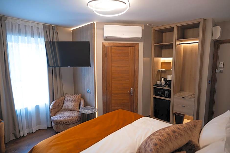 The Hyde - At Dunning's Bar