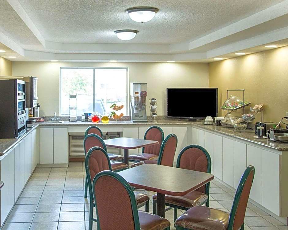 Rodeway Inn Cedar Rapids Westdale