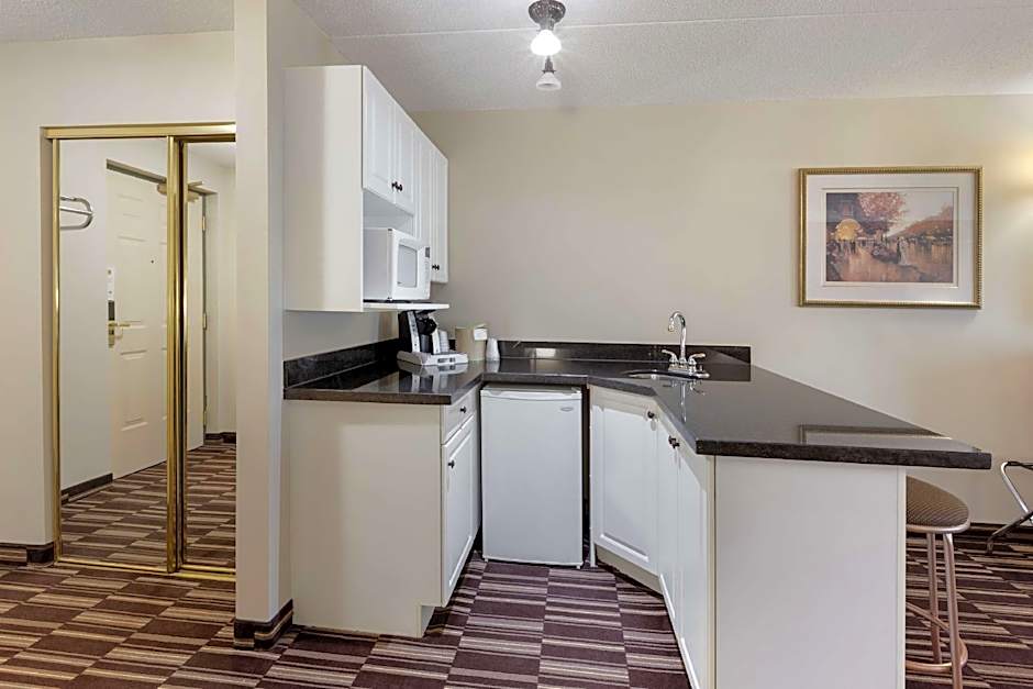 Best Western Plus Orillia Hotel