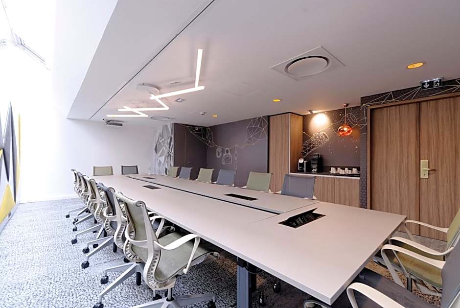 Holiday Inn Reims Centre By IHG