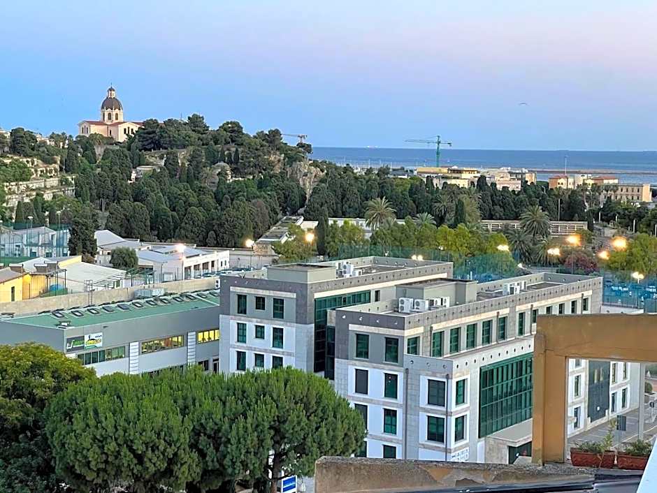 18 Dante Luxury Suites