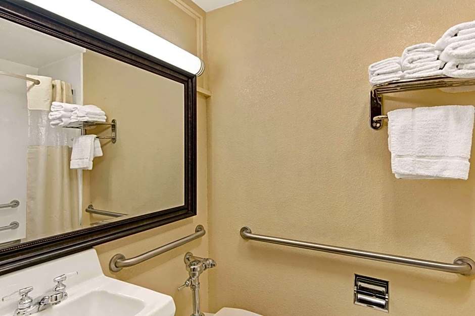 Days Inn by Wyndham Washington