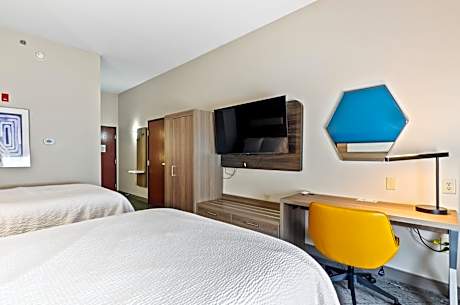 Standard Room with Two Queen Beds