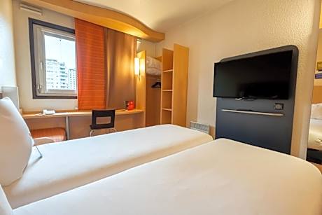 ibis Paris Pont de Suresnes