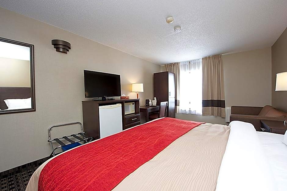 Photo 1 of 4 of 1 King Bed, Upper Level