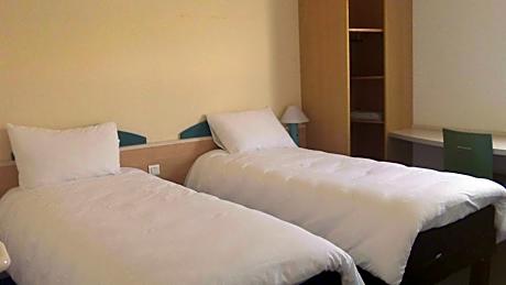 Standard Room With Three Single Beds