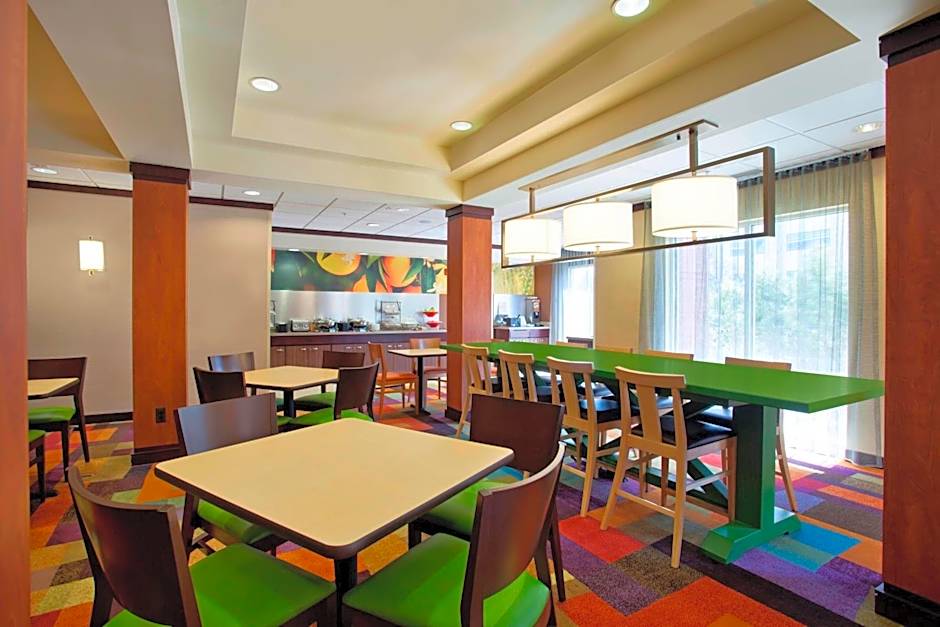 Fairfield Inn & Suites by Marriott Detroit Metro Airport Romulus