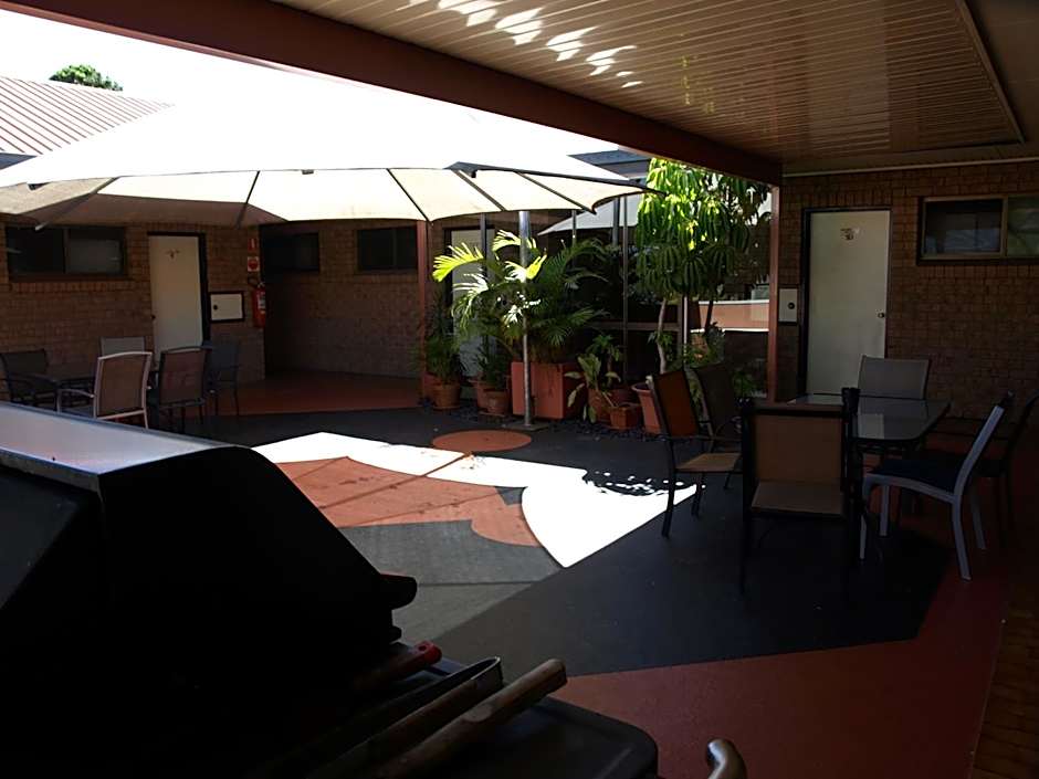 Lancaster Court Motel