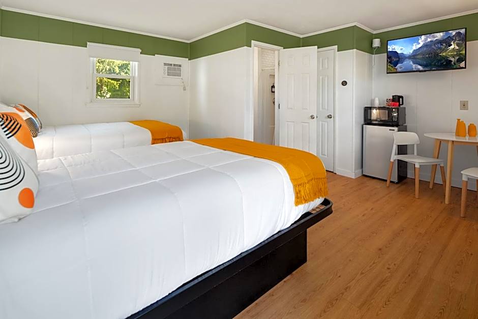 Photo 1 of 10 of 2 Double Beds