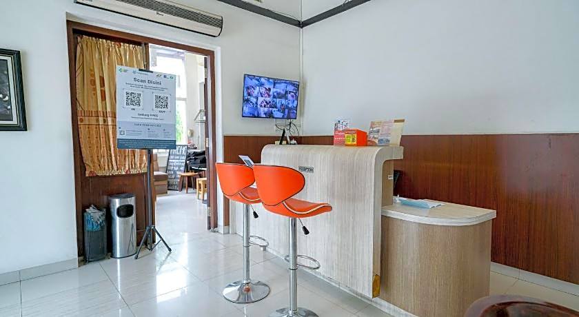 RedDoorz @ Avros Guest House Medan