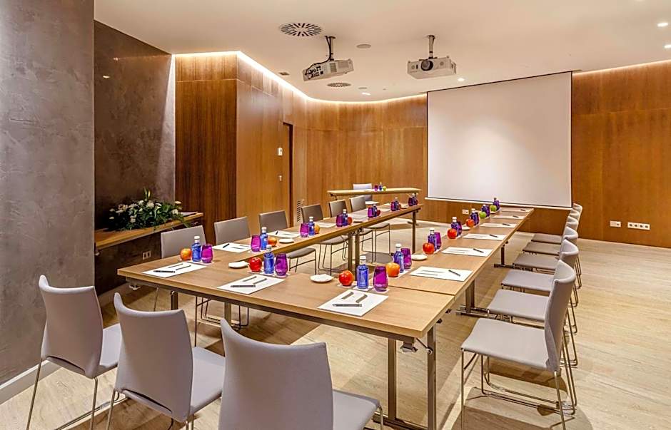 Barcelo Emperatriz Hotel