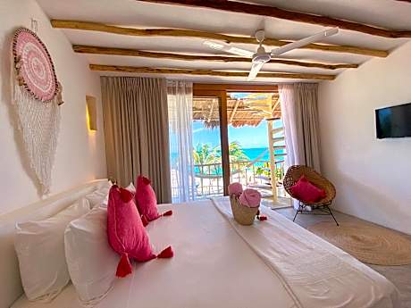 Deluxe Double Room with Balcony and Sea View