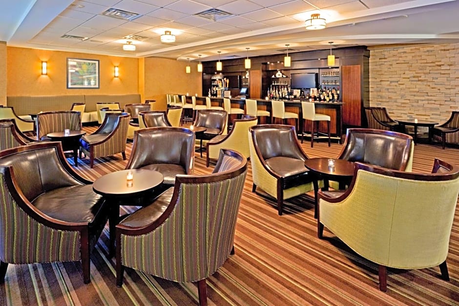 Armoni Inn & Suites