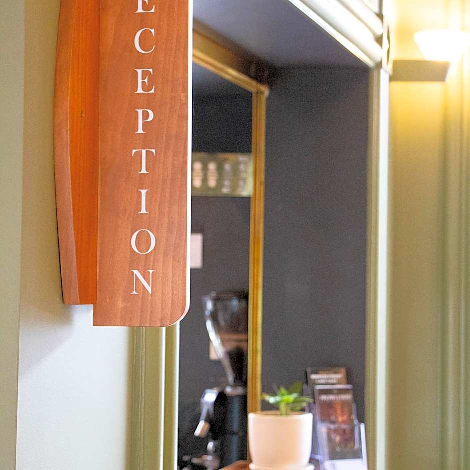 Alpine Hotel, Eat Drink Sleep