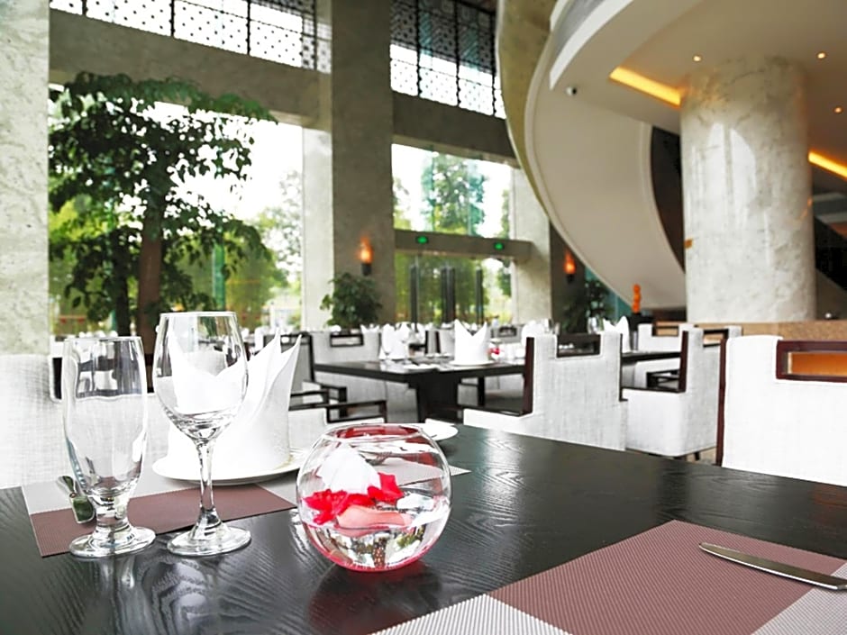 Ramada Plaza Liuzhou Liudong Hotel