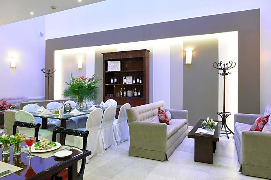 Argenta Tower Hotel & Suites