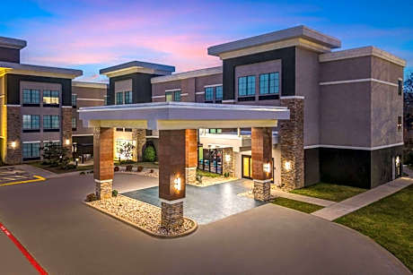 La Quinta Inn & Suites by Wyndham Tyler-University Area