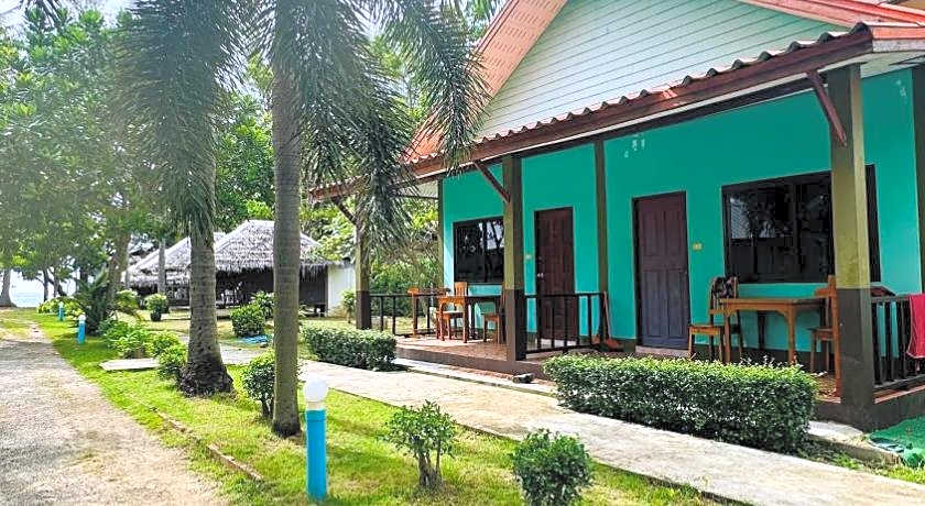 Lanta L.D. Beach Bungalows