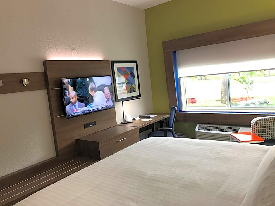 Holiday Inn Express Naples South - I-75 By IHG